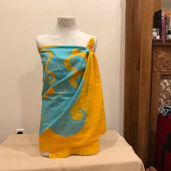 Vintage Christian Lacroix square cotton paréo wrap. One size. EUC